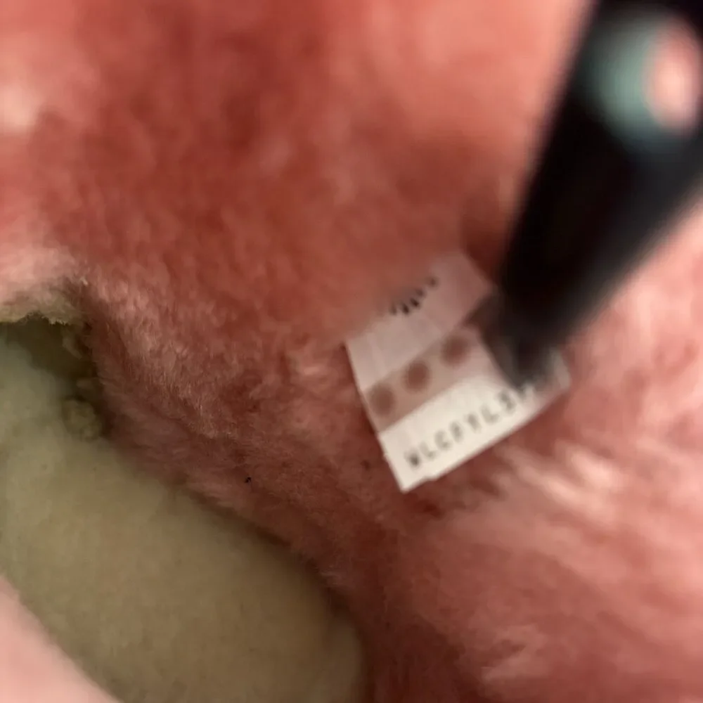 Womens UGG Boots Mini Bailey Bow WBRR Pink Sz 7 Suede Coquette Festival Sold Out - Picture 13 of 15